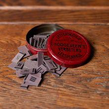 Load image into Gallery viewer, Dutch Letter Tin with Card Letters