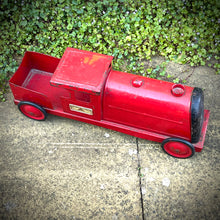 Load image into Gallery viewer, 1950s Tri-ang Red Train