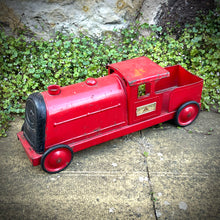 Load image into Gallery viewer, 1950s Tri-ang Red Train