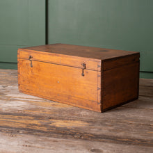 Load image into Gallery viewer, R. & J. Beck Ltd, London lens Focimeter in original case