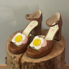 Load image into Gallery viewer, Orla Kiely x Clarks Platform Heels – UK Size 5
