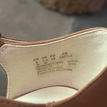 Load image into Gallery viewer, Orla Kiely x Clarks Platform Heels – UK Size 5
