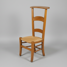 Load image into Gallery viewer, Dutch prayer chair (bidstoel / bidbankje) with rush seat.
